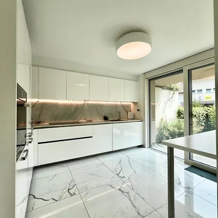 Villa Lakefront Riva San Vitale