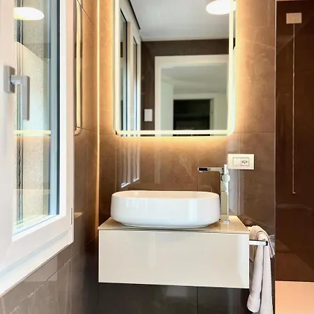 Lakefront Villa Riva San Vitale