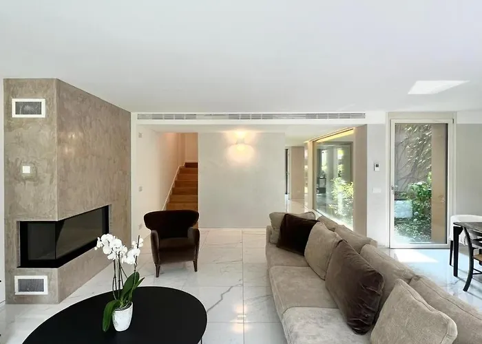 Lakefront Βίλα *