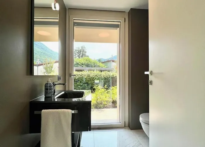 Villa Lakefront Riva San Vitale