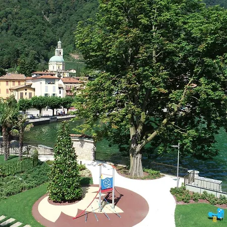 Villa Lakefront