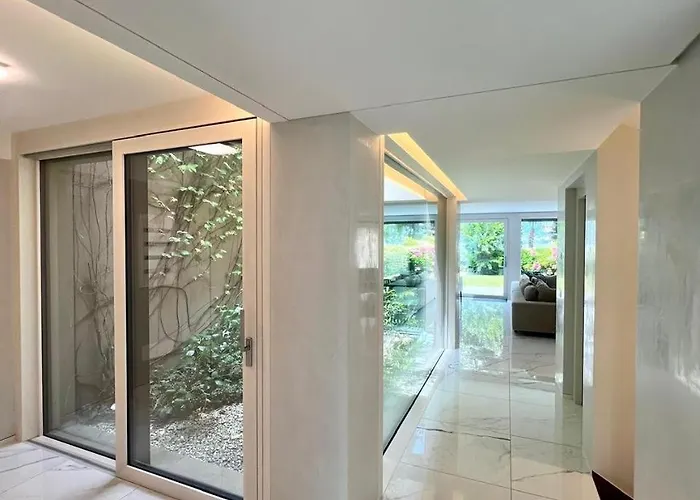 Lakefront 圣维塔莱河村